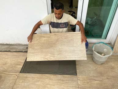 Assentamento de revestimento em piso